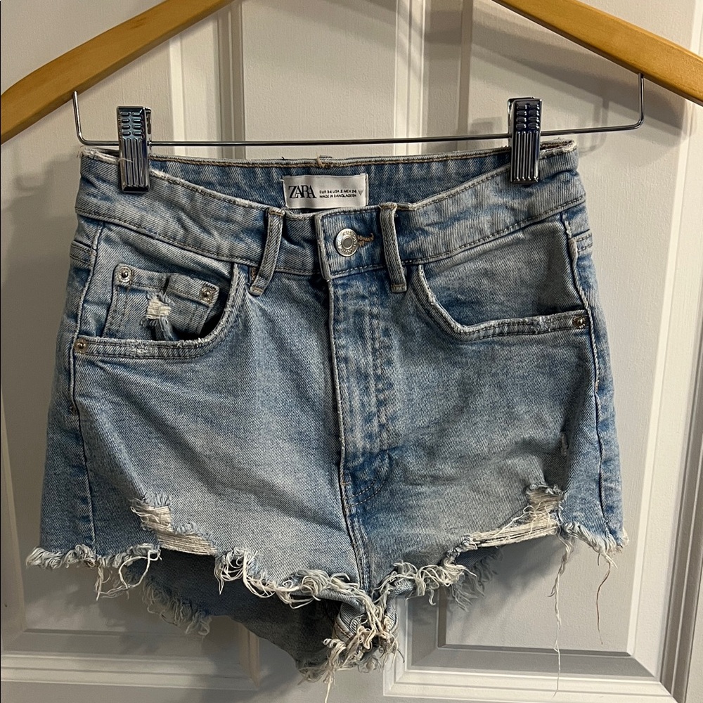Zara Women's Light Blue Frayed Jean Shorts